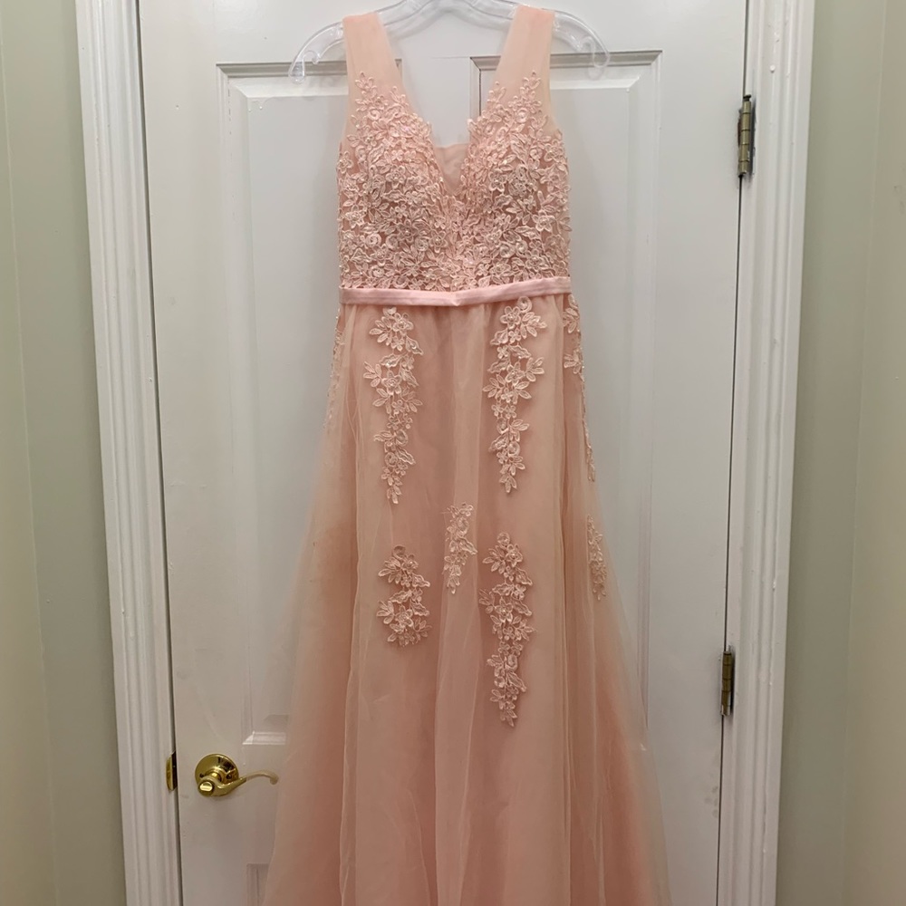 Size 2 women’s formal/prom dress.